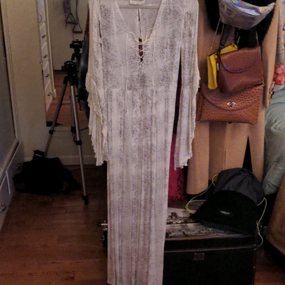 Nwot Stylestalker white dress open back cut outs - Picture 5 of 6